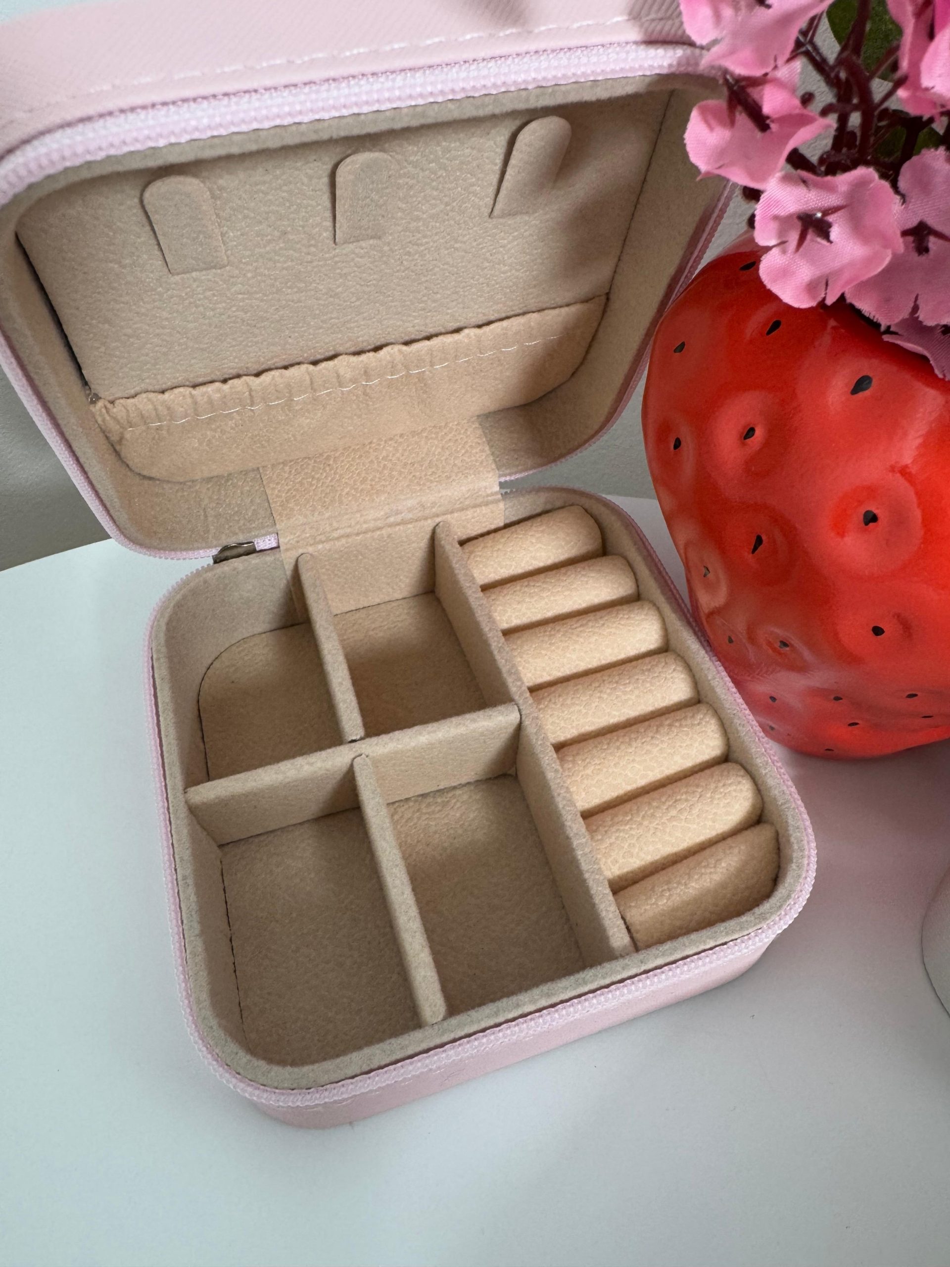 WhatsApp Image 2024-12-05 at 09.28.04