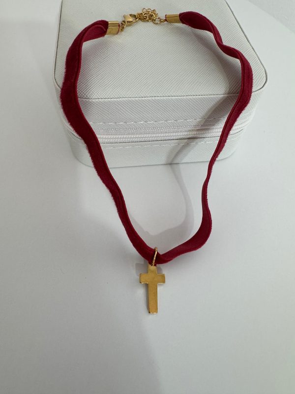 Choker terciopelo burdeos cruz