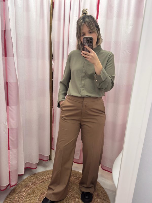 Pantalon pinza recto camel
